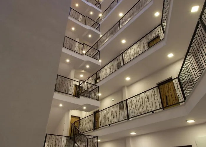 Lina - Pg, Riverside Apartment